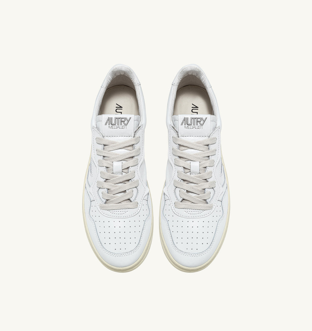 MEDALIST LOW SNEAKERS IN WHITE LEATHER