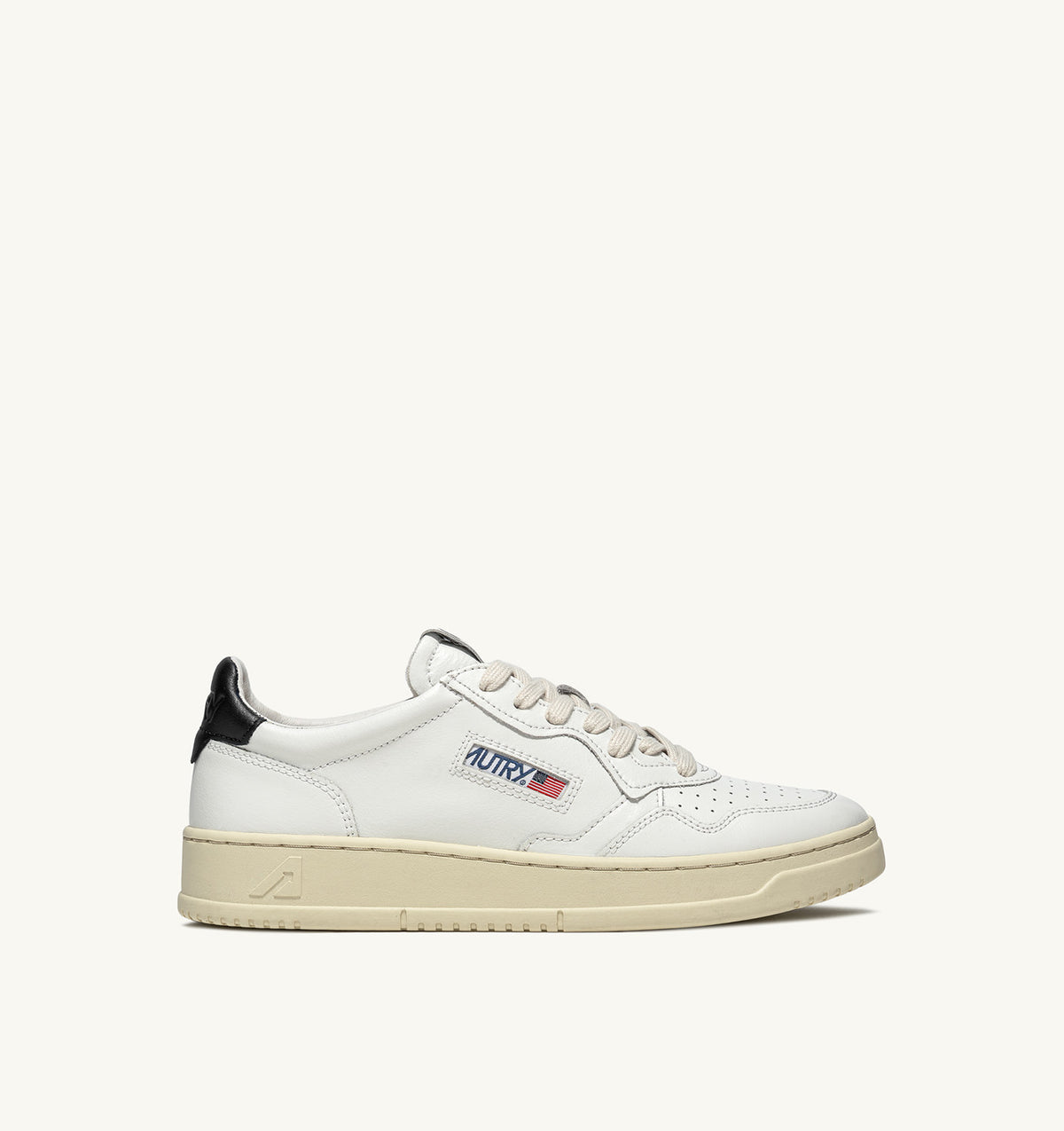 MEDALIST LOW SNEAKERS IN WHITE AND BLACK LEATHER