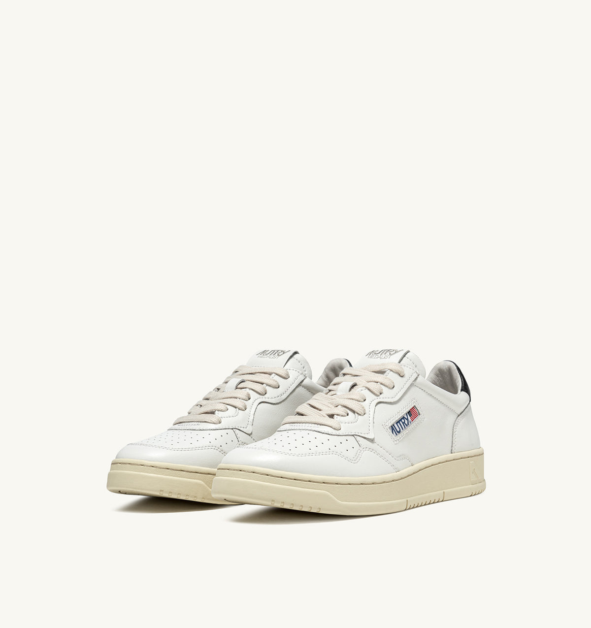 MEDALIST LOW SNEAKERS IN WHITE AND BLACK LEATHER