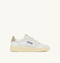 ZAPATILLAS BAJAS MEDALIST EN CUERO BLANCO Y GRIS PLUMA