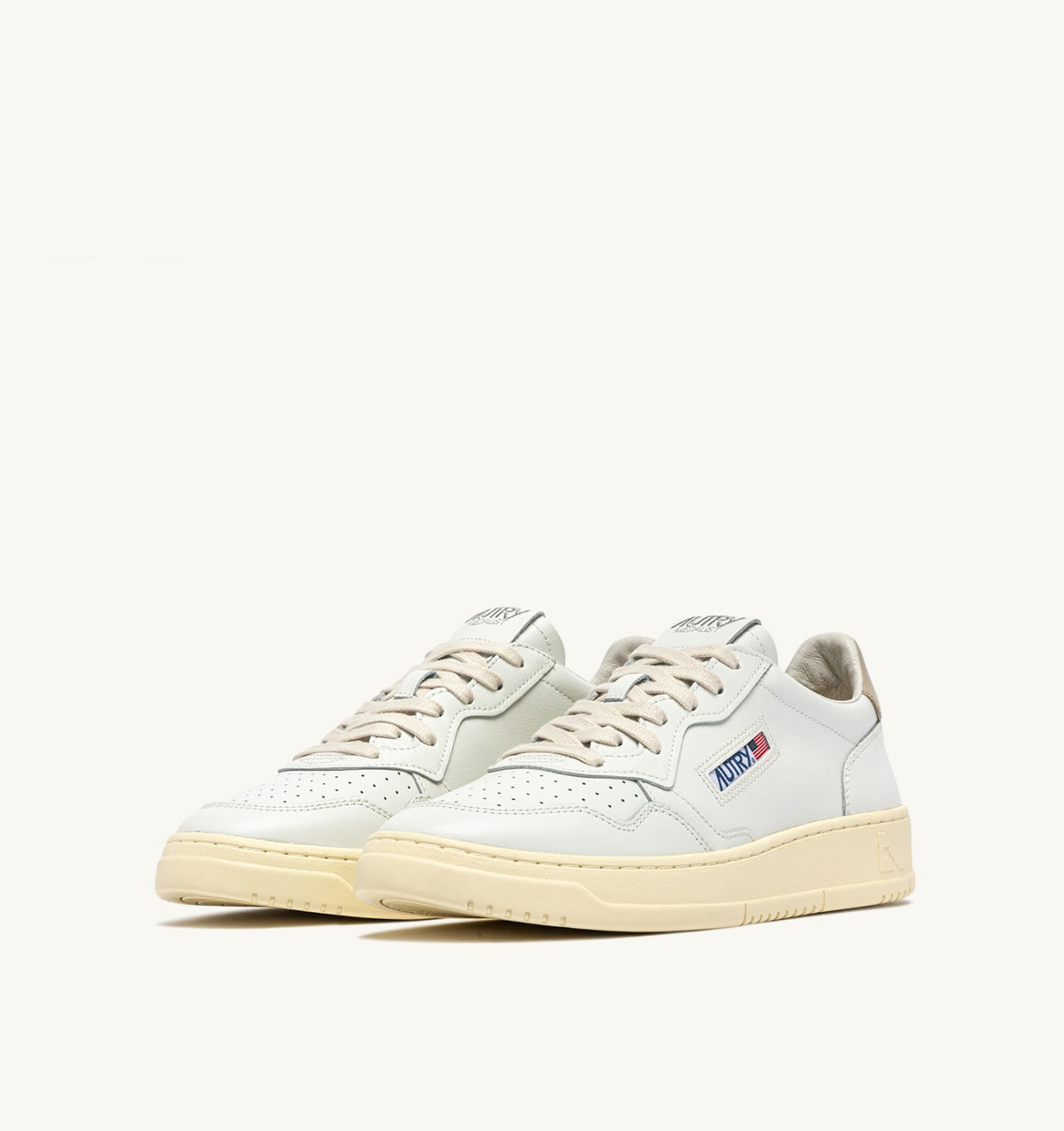 MEDALIST LOW SNEAKERS IN WHITE AND FEATHER GRAY LEATHER