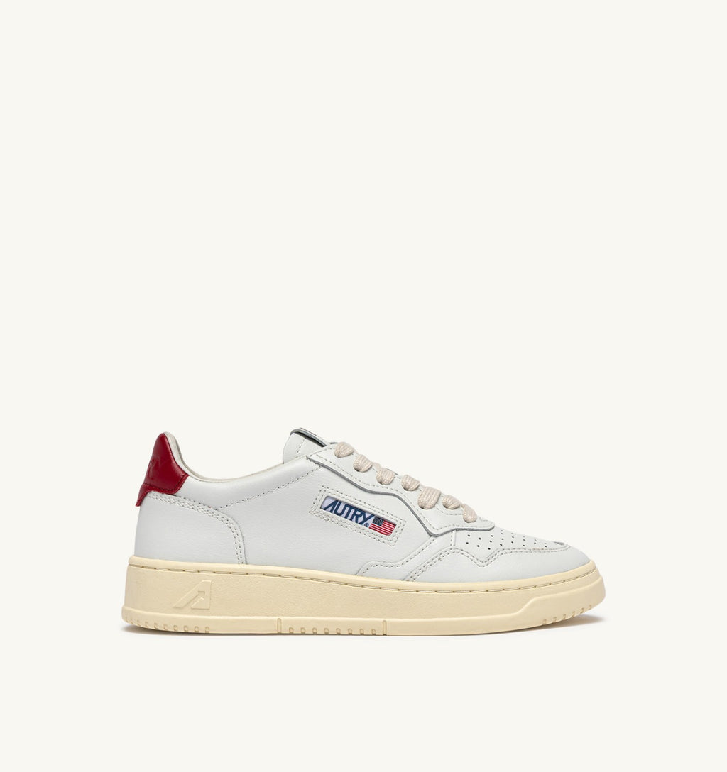 ZAPATILLAS BAJAS MEDALIST EN CUERO BLANCO Y GRANATE INTENSO
