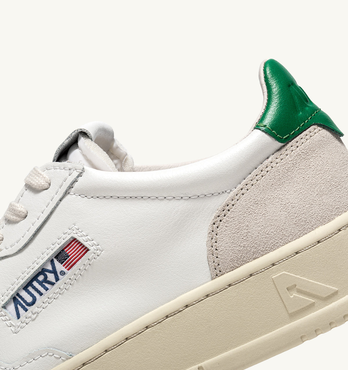 ZAPATILLAS BAJAS MEDALIST EN PIEL BLANCA Y AMAZON Y ANTE BEIGE