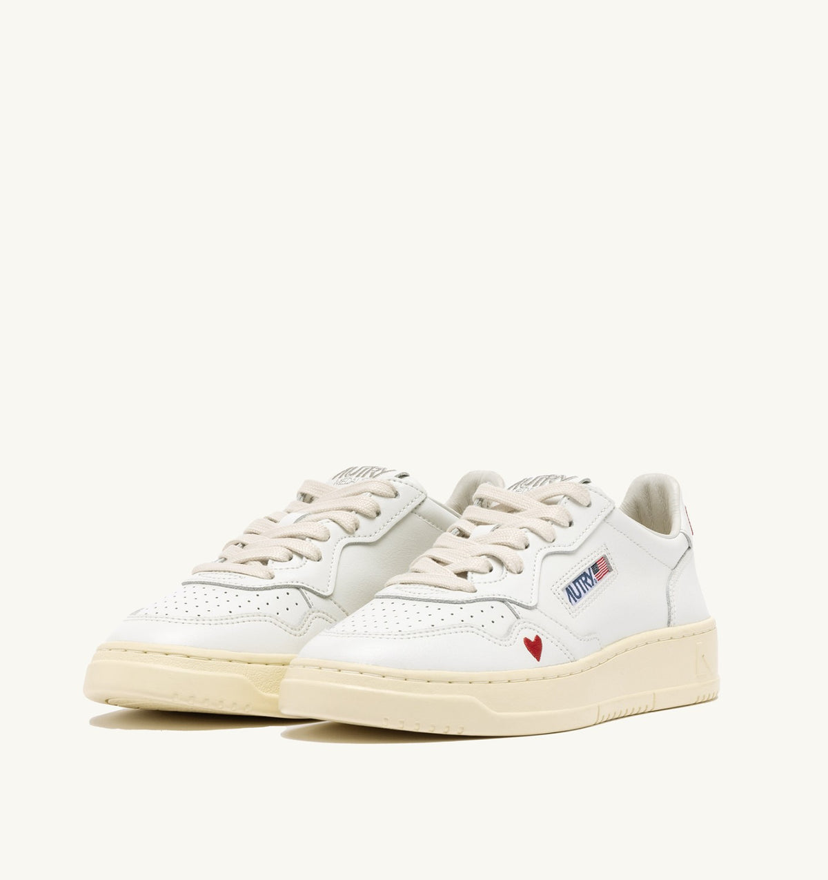 SNEAKERS MEDALIST 'LOVE' IN WHITE AND RED LEATHER