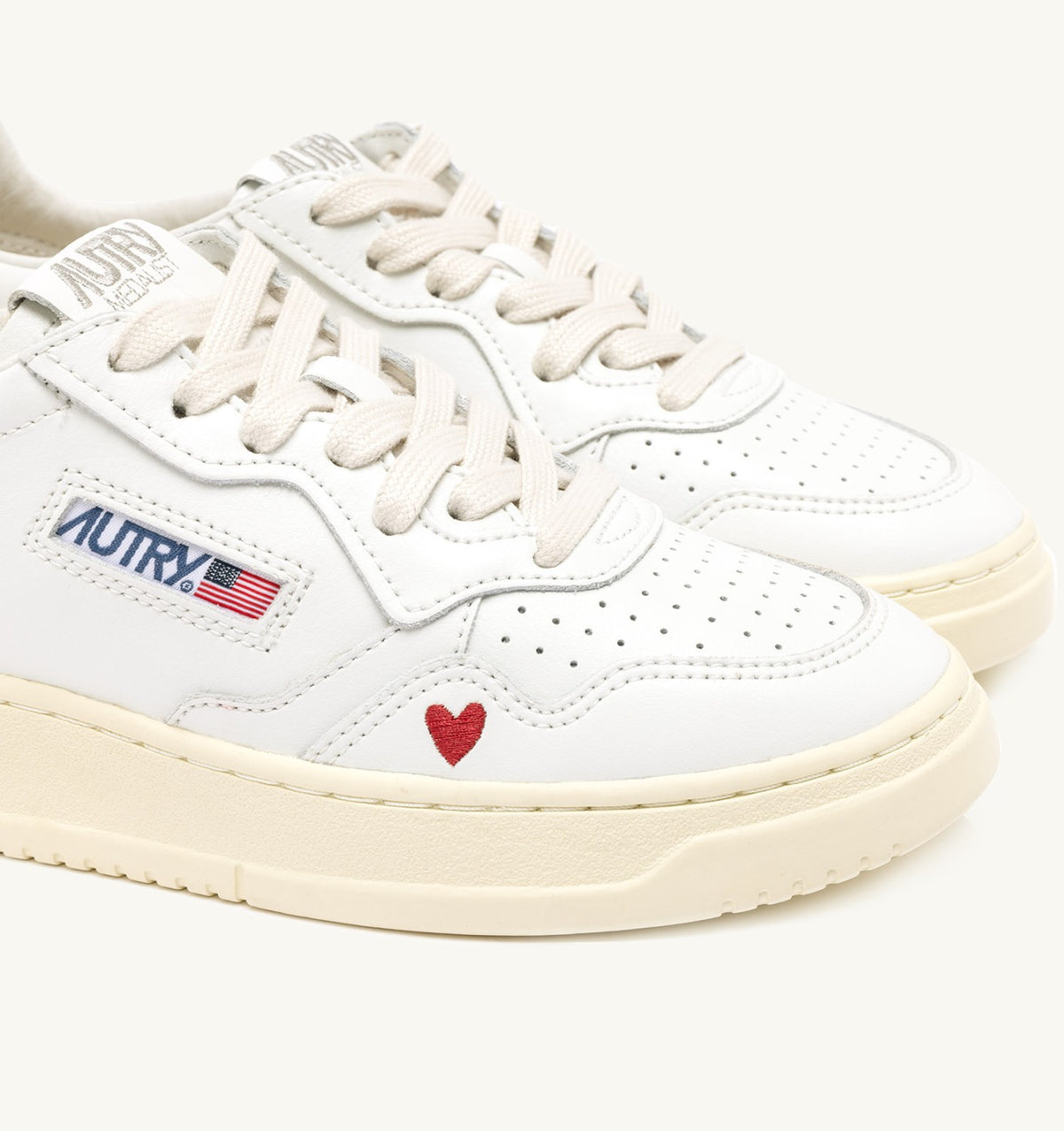 SNEAKERS MEDALIST 'LOVE' IN WHITE AND RED LEATHER