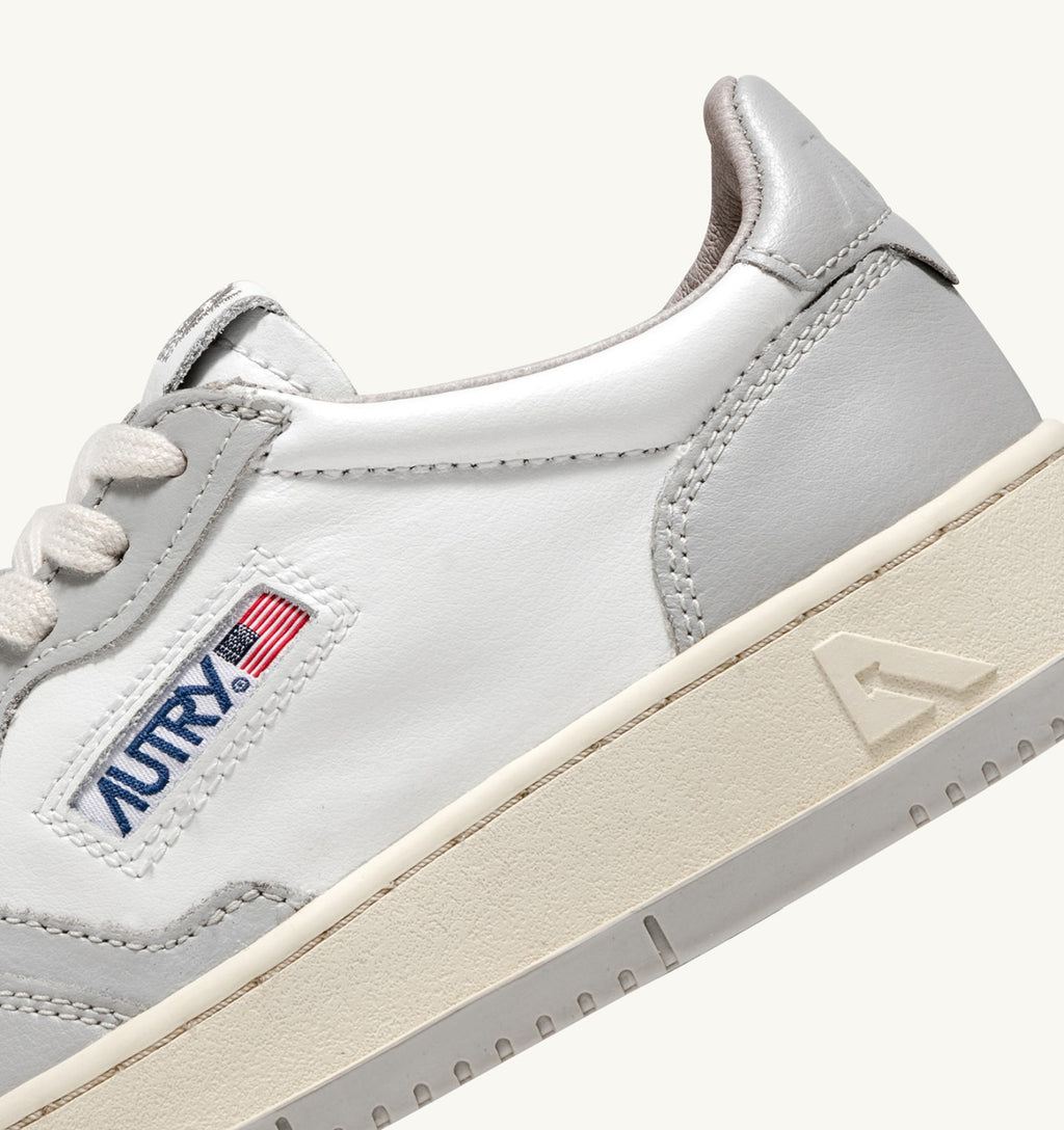MEDALIST LOW BICOLOR SNEAKERS IN WHITE AND VAPOR LEATHER